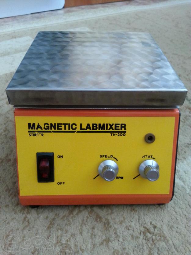 Мешалка магнитная с подогревателем (Stirrer) Magnetic Labmixer TH-200